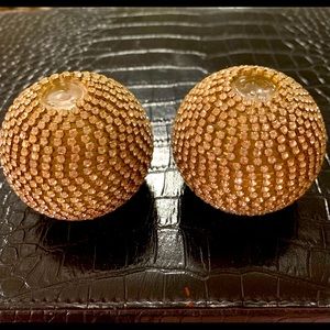 Two pic salt and pepper set with jewels.